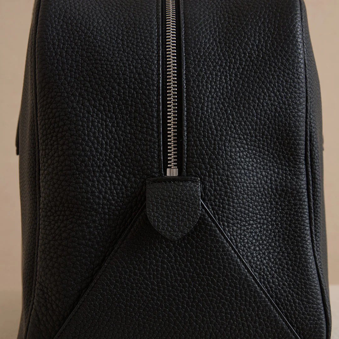 Archer 42 in Tumbled Grain Black - Image 6
