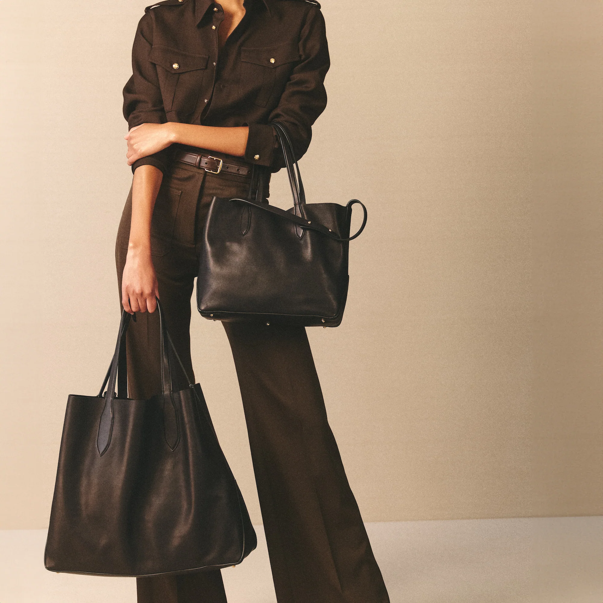 Eleanor 30 in Black - Image 3