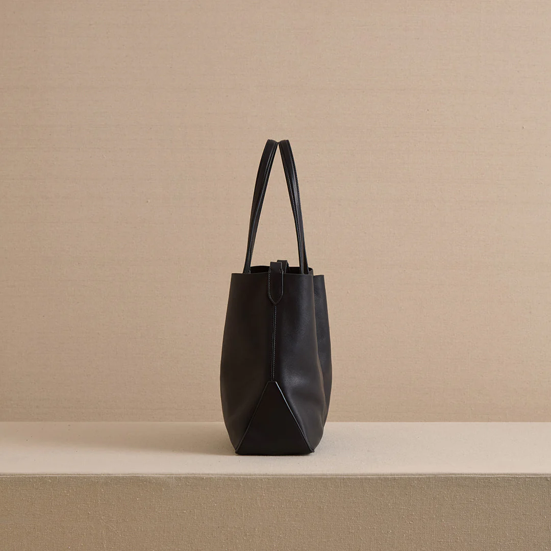 Eleanor 30 in Black - Image 5