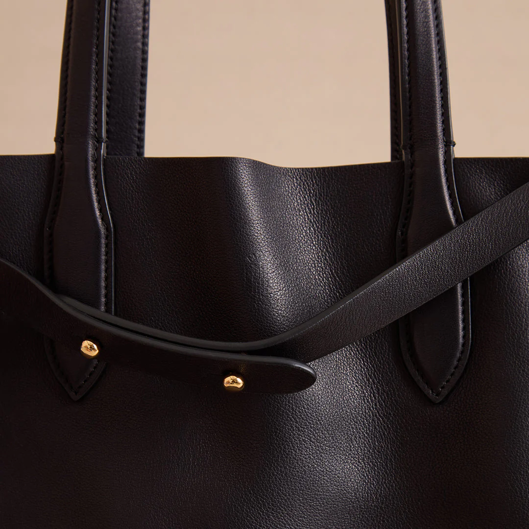 Eleanor 30 in Black - Image 6