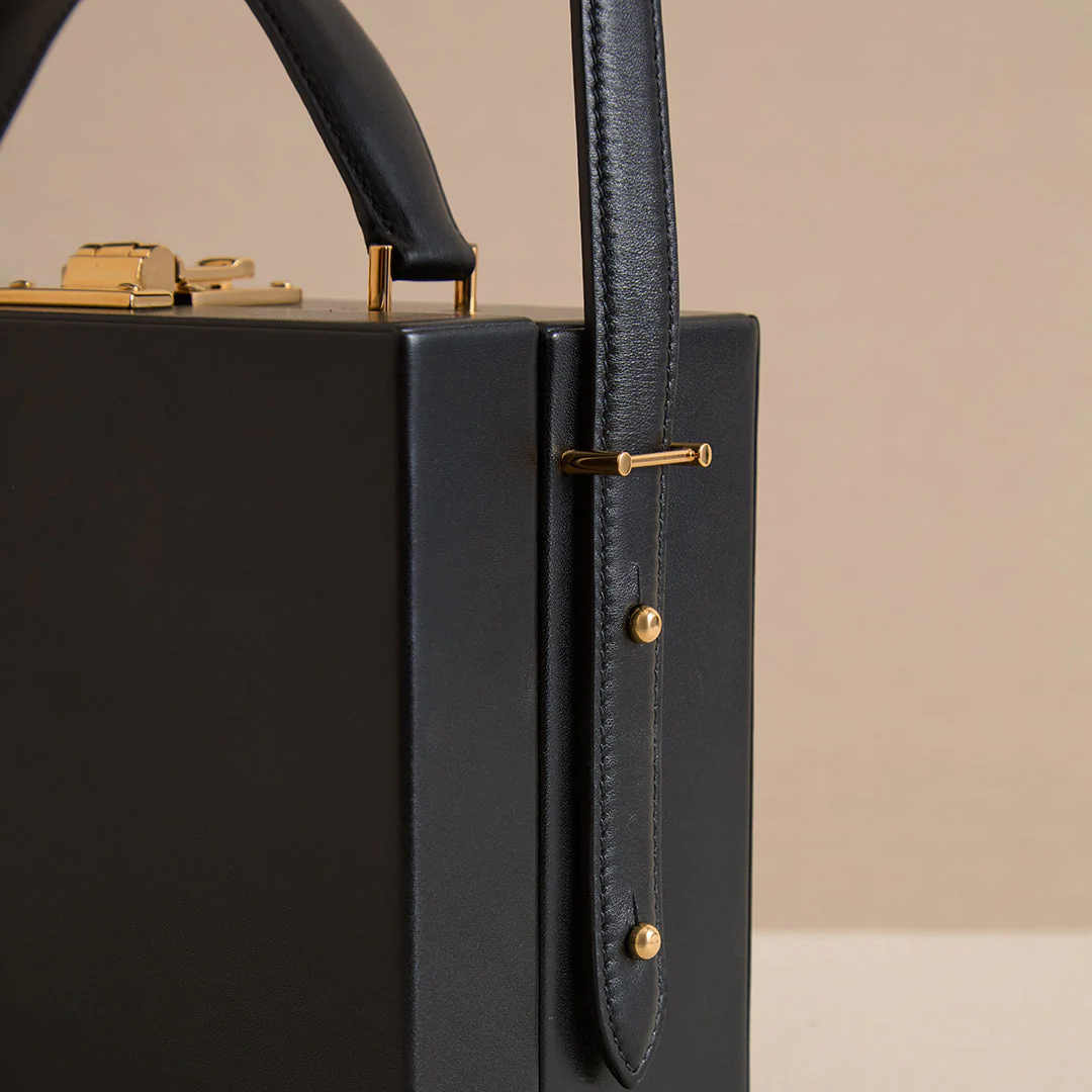 Grace 18 in Black - Image 7