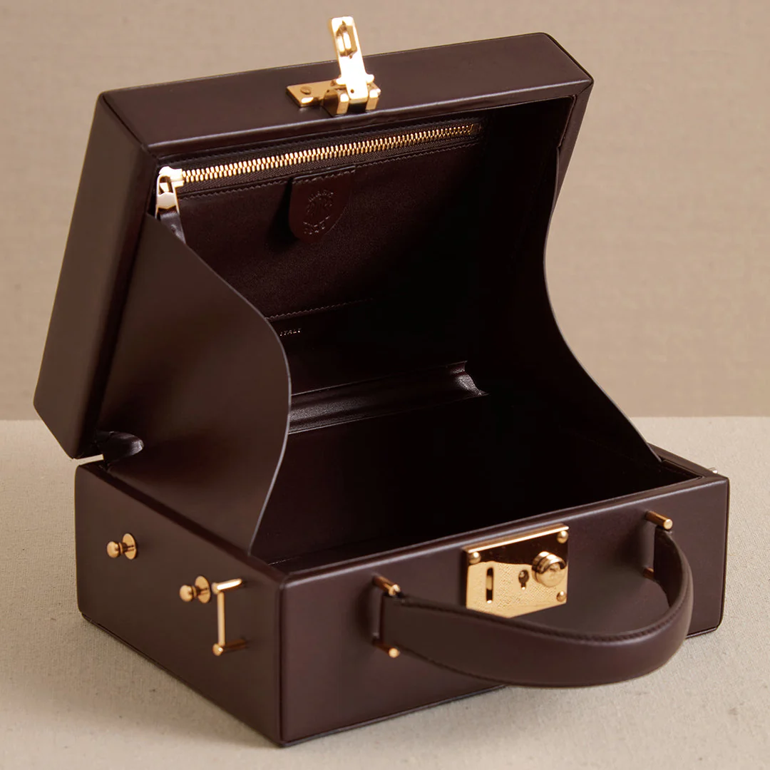 Grace 18 in Chocolate - Image 6