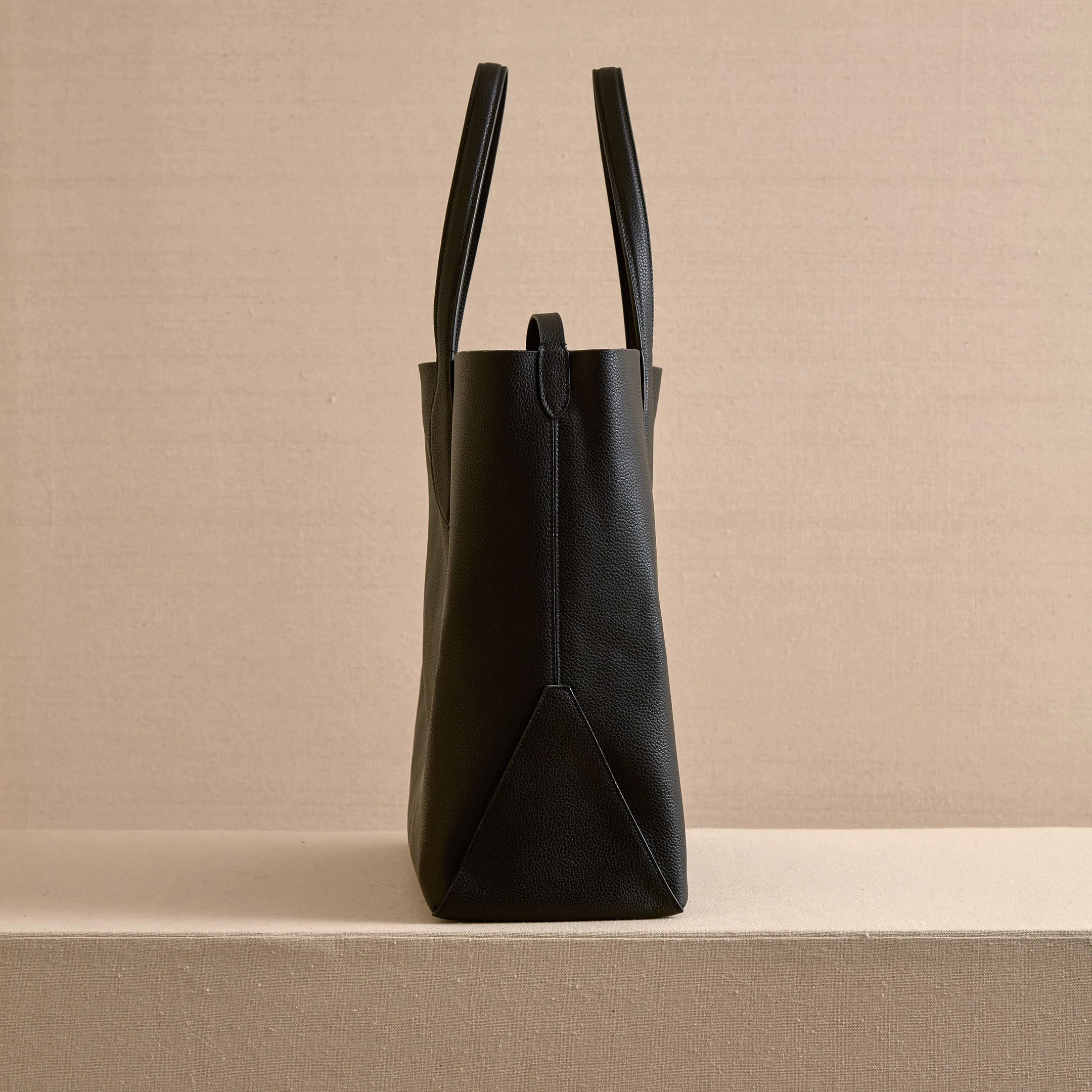 Eleanor 42 in Black - Image 4