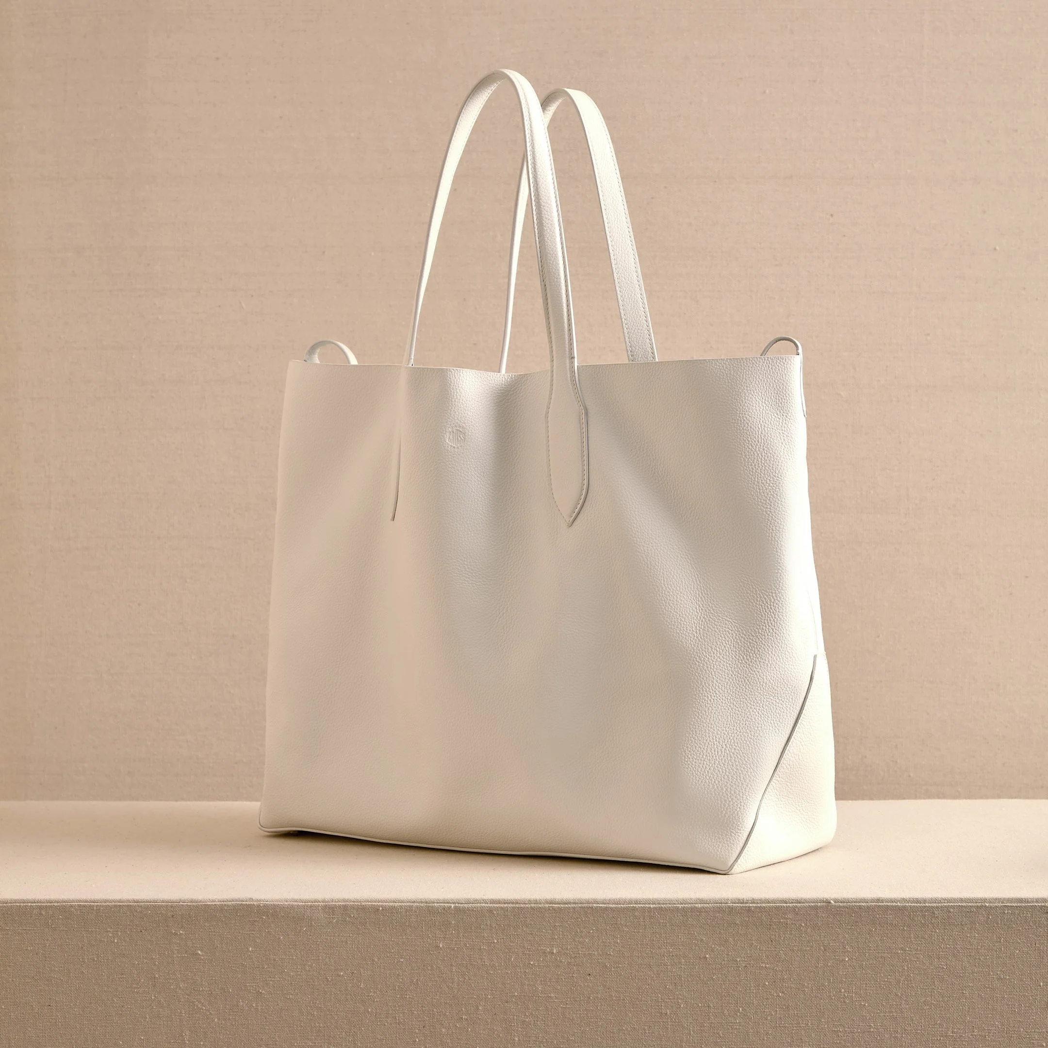 E42 in Ivory - Image 4