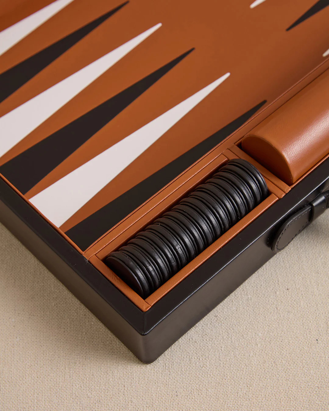 Rear Window Backgammon in Black and White - Image 5