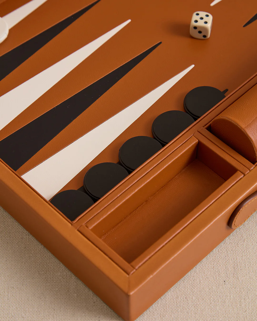 Rear Window Backgammon in Luggage - Image 3