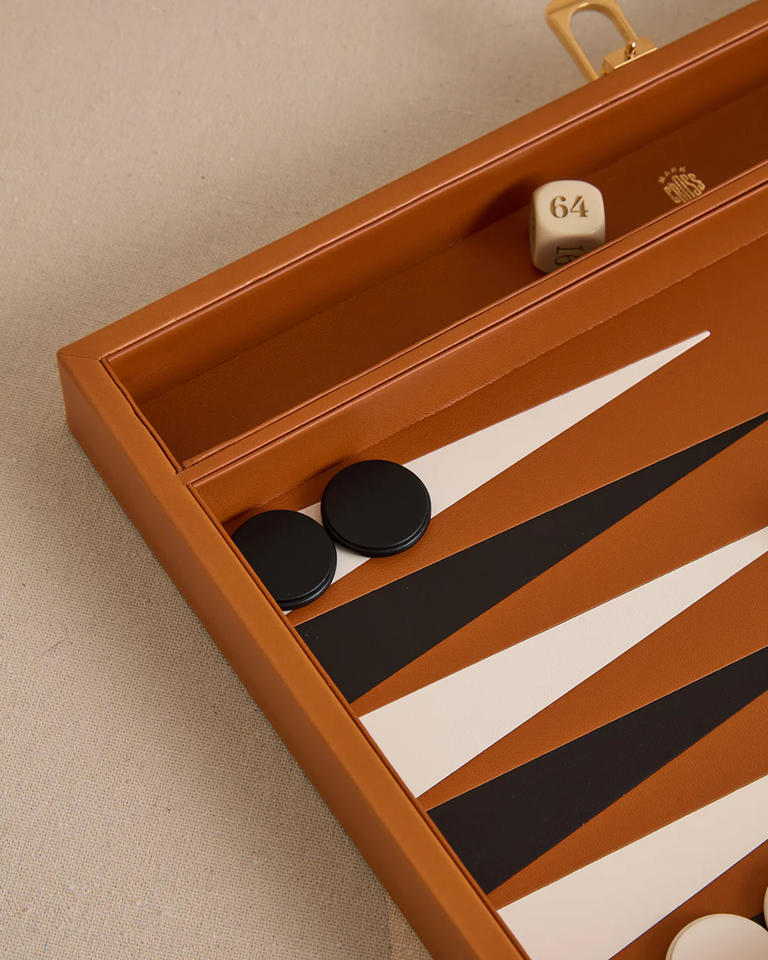 Rear Window Backgammon in Luggage - Image 4