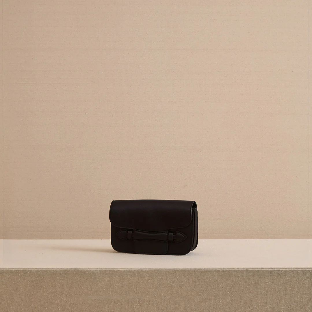 Romy Clutch in Black - Image 4