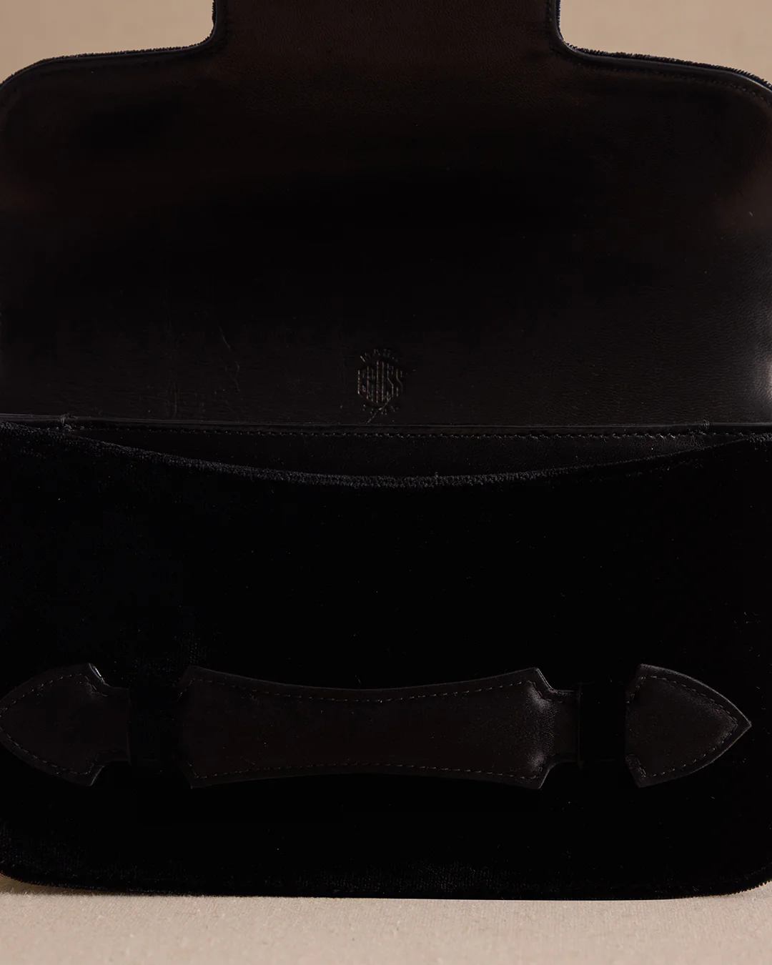 Romy Tuxedo Clutch in Black - Image 7