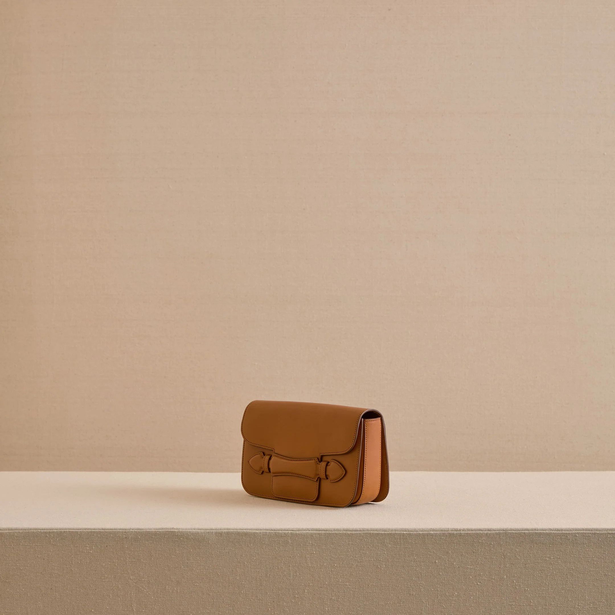 Romy Clutch in Luggage - Image 3