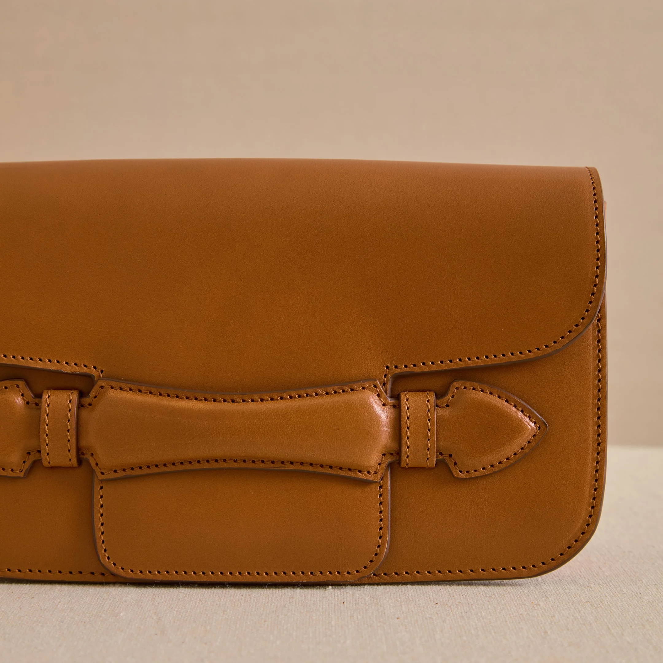 Romy Clutch in Luggage - Image 6