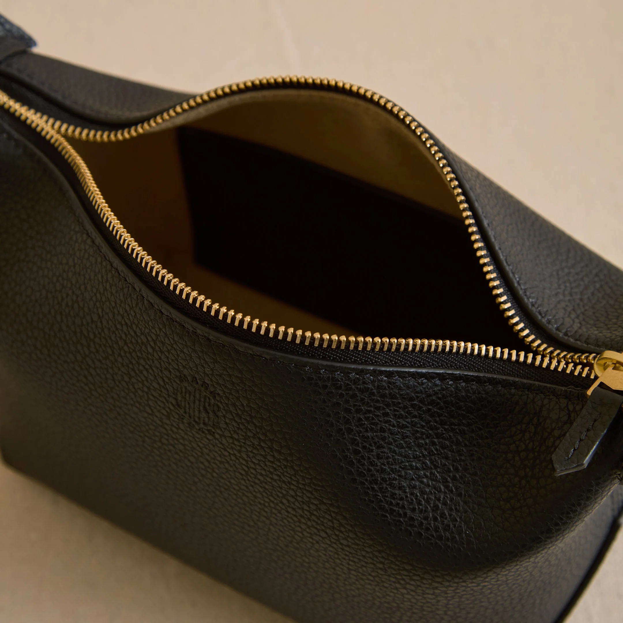 Mason 17 in Black - Image 5