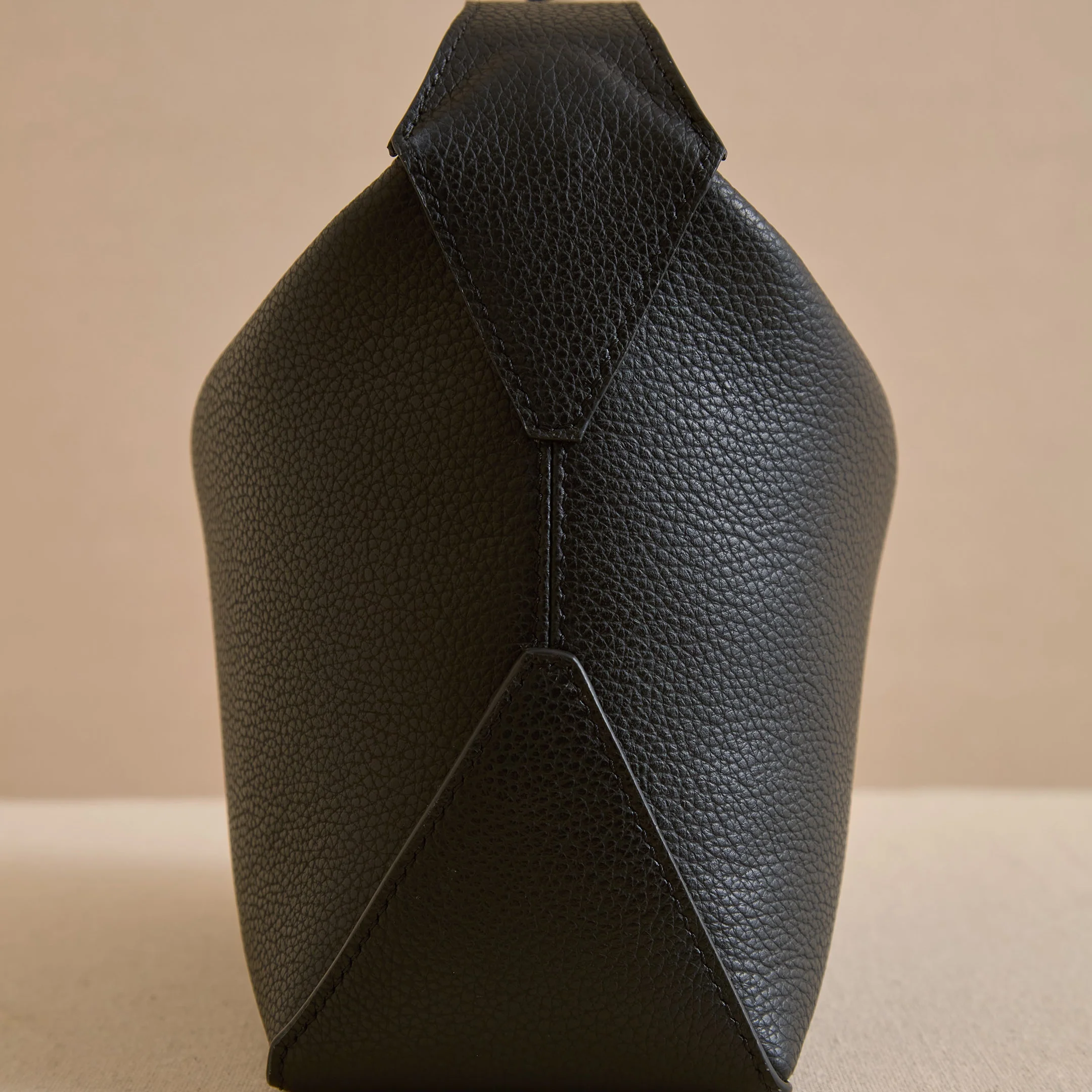 Mason 24 in Black - Image 6